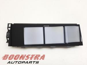 Gebruikte Display Interieur Jaguar I-Pace EV400 AWD Prijs € 599,95 Margeregeling aangeboden door Boonstra Autoparts