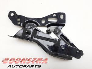 Gebruikte Scharnier deur links-voor Tesla Model X 90D Prijs € 99,00 Margeregeling aangeboden door Boonstra Autoparts