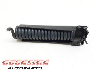 Gebruikte Torsieveer achter Tesla Model X 90D Prijs € 49,00 Margeregeling aangeboden door Boonstra Autoparts