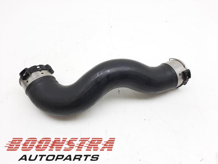 Gebruikte Intercooler Slang Mercedes B (W246/W242) 1.6 B-180 BlueEFFICIENCY Turbo 16V Prijs € 24,95 Margeregeling aangeboden door Boonstra Autoparts