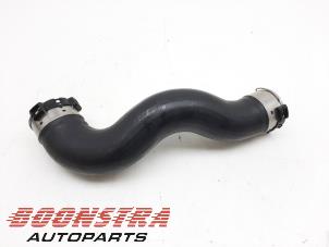 Gebruikte Intercooler Slang Mercedes B (W246) 1.6 B-180 BlueEFFICIENCY Turbo 16V Prijs € 24,95 Margeregeling aangeboden door Boonstra Autoparts