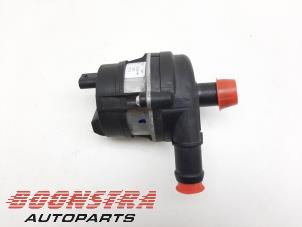 Gebruikte Waterpomp Jaguar I-Pace EV400 AWD Prijs € 99,95 Margeregeling aangeboden door Boonstra Autoparts