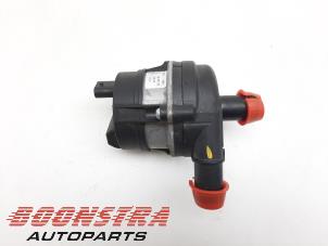 Gebruikte Waterpomp Jaguar I-Pace EV400 AWD Prijs € 99,00 Margeregeling aangeboden door Boonstra Autoparts