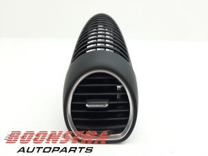 Gebruikte Luchtrooster Dashboard Porsche 718 Boxster (982) 2.5 GTS Turbo Prijs € 99,00 Margeregeling aangeboden door Boonstra Autoparts