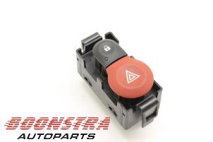 Gebruikte Schakelaar Smart Fortwo Coupé (453.3) 1.0 12V Prijs € 24,95 Margeregeling aangeboden door Boonstra Autoparts