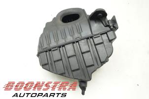 Gebruikte Luchtfilterhuis Renault Megane III Grandtour (KZ) 1.5 dCi 110 Prijs € 24,95 Margeregeling aangeboden door Boonstra Autoparts