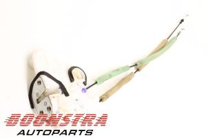 Gebruikte Slotmechaniek Portier 4Deurs links-voor Mazda 3 (BM/BN) 2.0 SkyActiv-G 120 16V Prijs € 39,00 Margeregeling aangeboden door Boonstra Autoparts