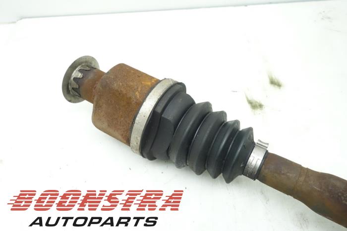 Aandrijfas rechts-voor van een Dacia Sandero I (BS) 1.2 16V 2009