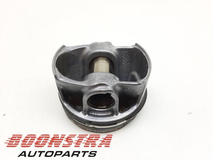 Gebruikte Zuiger BMW 3 serie Touring (G21) 330i 2.0 TwinPower Turbo 16V Prijs € 98,95 Margeregeling aangeboden door Boonstra Autoparts