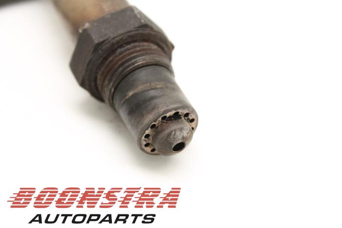 Lambda Sonde van een Volkswagen Transporter T5 1.9 TDi 2010