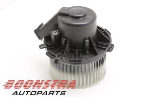 Gebruikte Kachel Ventilatiemotor Volkswagen Crafter 2.0 TDI 16V Prijs € 36,24 Inclusief btw aangeboden door Boonstra Autoparts