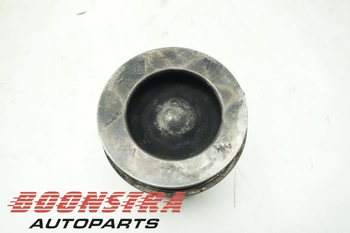 Zuiger van een Ford Transit Courier 1.5 EcoBlue 2019