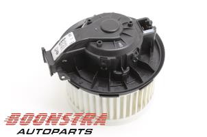 Gebruikte Kachel Ventilatiemotor Volkswagen Up! (121) 1.0 12V 60 Prijs € 24,95 Margeregeling aangeboden door Boonstra Autoparts