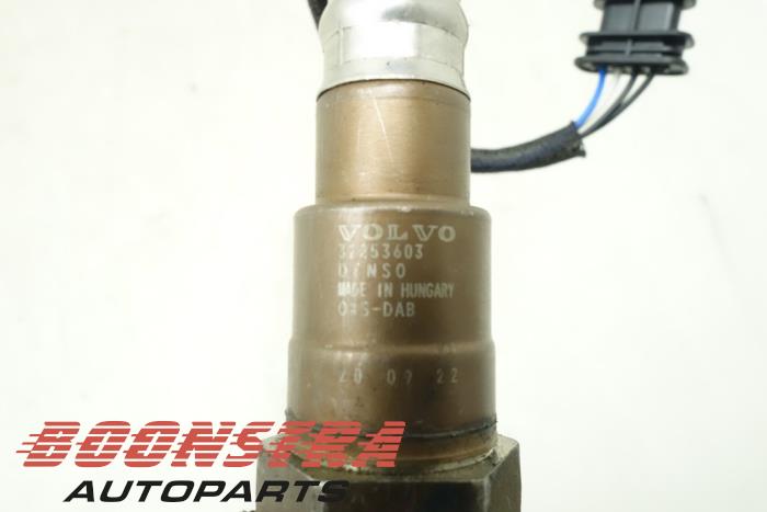 Lambda Sonde van een Volvo S60 III (ZS) 2.0 B4 16V Mild Hybrid Geartronic 2021