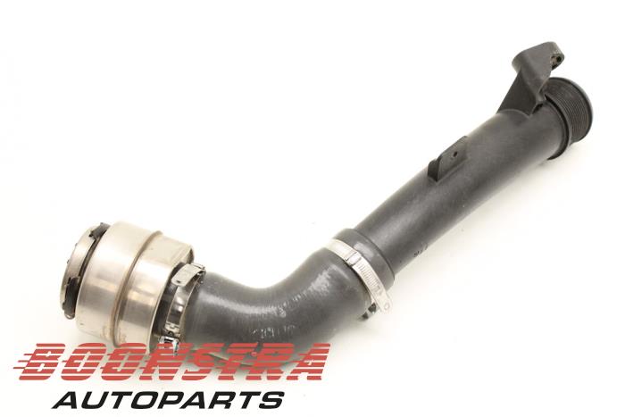 Gebruikte Intercooler Buis Renault Clio V (RJAB) 1.3 TCe 130 16V Prijs € 49,00 Margeregeling aangeboden door Boonstra Autoparts