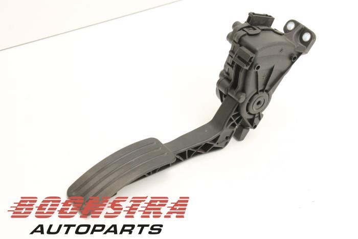 Gaspedaal van een Dacia Sandero I (BS) 1.2 16V 2009