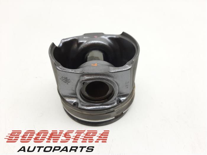 Gebruikte Zuiger Opel Vivaro 2.0 CDTI 122 Prijs € 119,79 Inclusief btw aangeboden door Boonstra Autoparts