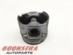 Gebruikte Zuiger Opel Vivaro 2.0 CDTI 122 Prijs € 119,79 Inclusief btw aangeboden door Boonstra Autoparts