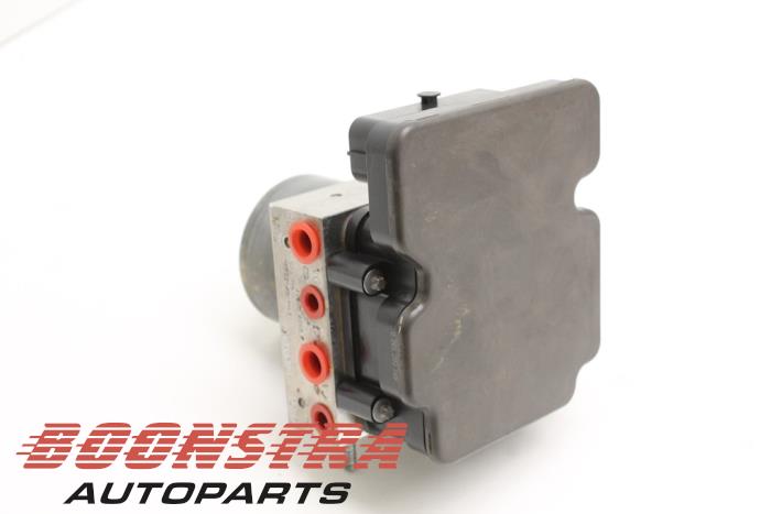 ABS Pomp van een Renault Clio V (RJAB) 1.3 TCe 130 16V 2019