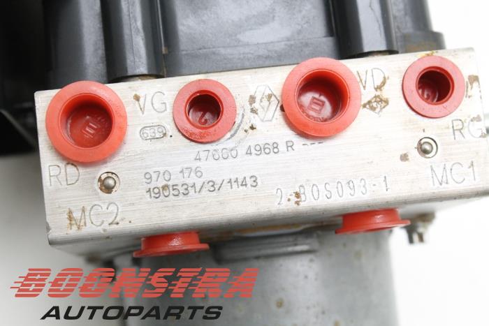 ABS Pomp van een Renault Clio V (RJAB) 1.3 TCe 130 16V 2019