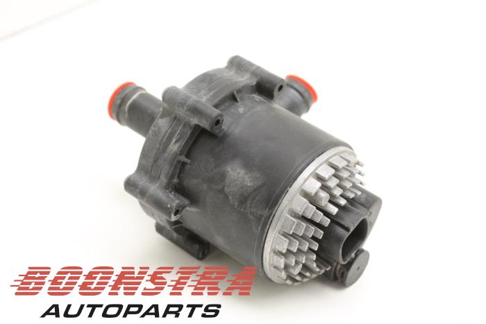Gebruikte Waterpomp Tesla Model S 60 Prijs € 99,95 Margeregeling aangeboden door Boonstra Autoparts