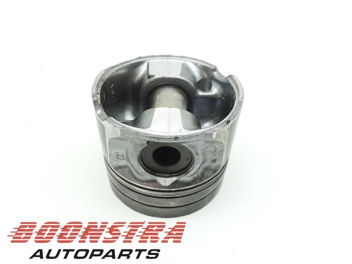 Gebruikte Zuiger Toyota Land Cruiser V8 (J20) 4.5 D-4D 32V Prijs € 148,95 Margeregeling aangeboden door Boonstra Autoparts