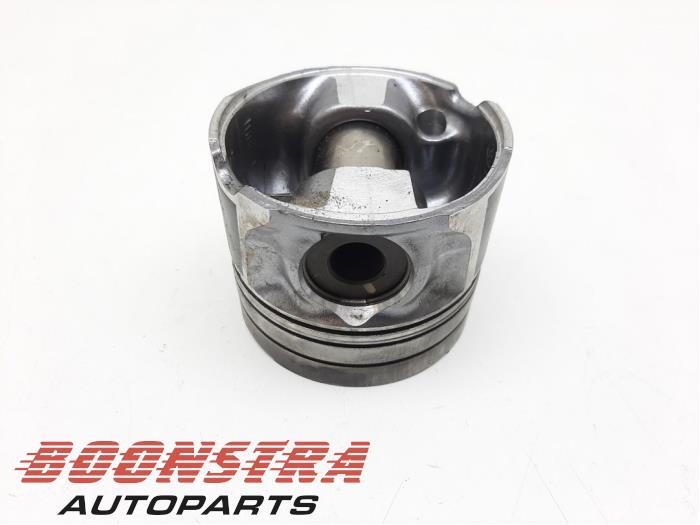 Gebruikte Zuiger Toyota Land Cruiser V8 (J20) 4.5 D-4D 32V Prijs € 148,95 Margeregeling aangeboden door Boonstra Autoparts