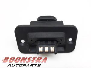 Gebruikte Schakelaar Volkswagen Caddy III (2KA,2KH,2CA,2CH) 1.6 TDI 16V Prijs € 30,19 Inclusief btw aangeboden door Boonstra Autoparts