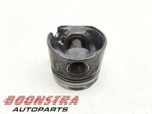 Gebruikte Zuiger Volkswagen Golf VI (5K1) 2.0 GTD 16V Prijs € 29,95 Margeregeling aangeboden door Boonstra Autoparts