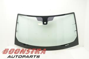 Gebruikte Voorruit Landrover Discovery IV (LAS) 3.0 SD V6 24V Prijs € 249,95 Margeregeling aangeboden door Boonstra Autoparts