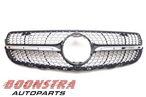 Gebruikte Grille Mercedes GLC (X253) Prijs € 99,00 Margeregeling aangeboden door Boonstra Autoparts