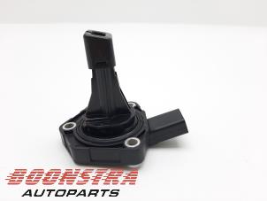 Gebruikte Olie niveau sensor Volkswagen Golf VI (5K1) 2.0 GTD 16V Prijs € 24,95 Margeregeling aangeboden door Boonstra Autoparts