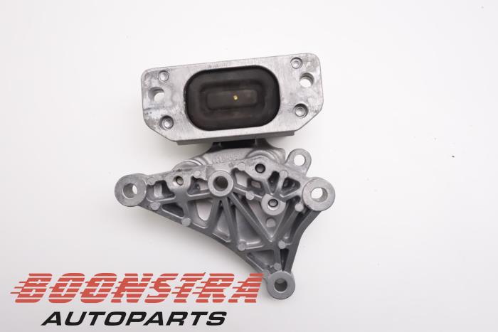 Gebruikte Motorrubber Jeep Compass II (MP) 2.0 Multijet II 140 16V 4x4 Prijs € 49,95 Margeregeling aangeboden door Boonstra Autoparts