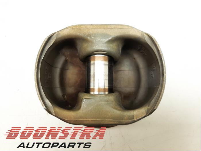 Gebruikte Zuiger Porsche Boxster (986) 2.5 24V Prijs € 88,95 Margeregeling aangeboden door Boonstra Autoparts