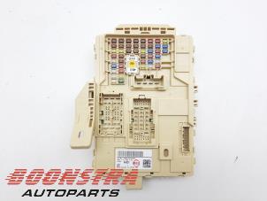 Gebruikte Zekeringkast Hyundai Kona (OS) 64 kWh Prijs € 149,95 Margeregeling aangeboden door Boonstra Autoparts