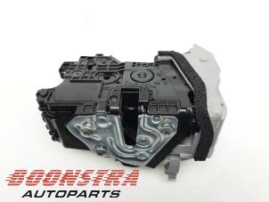 Gebruikte Deurslot Mechaniek 4Deurs rechts-voor Hyundai Kona (OS) 64 kWh Prijs € 69,95 Margeregeling aangeboden door Boonstra Autoparts