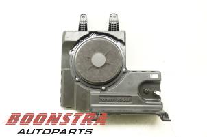 Gebruikte Subwoofer Dodge 1500 Crew Cab (DS) 5.7 Hemi V8 4x4 Prijs € 192,39 Inclusief btw aangeboden door Boonstra Autoparts