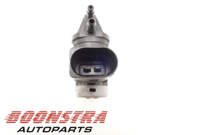 Brandstofdruk sensor van een Audi Q7 (4MB/4MG) 3.0 TDI V6 24V e-tron plug-in hybrid 2016