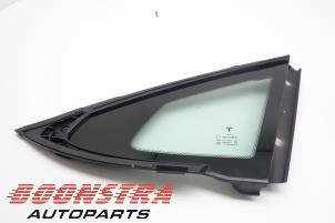 Gebruikte Driehoeks Ruit rechts-achter Tesla Model S 85 Prijs € 119,00 Margeregeling aangeboden door Boonstra Autoparts