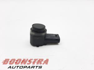 Gebruikte PDC Sensor Landrover Range Rover IV (LG) 4.4 SDV8 32V Prijs € 24,95 Margeregeling aangeboden door Boonstra Autoparts