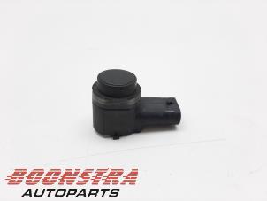 Gebruikte PDC Sensor Landrover Range Rover IV (LG) 4.4 SDV8 32V Prijs € 24,95 Margeregeling aangeboden door Boonstra Autoparts