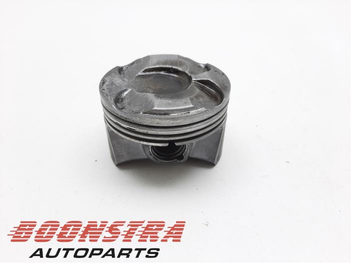 Gebruikte Zuiger BMW 3 serie (F30) 316i 1.6 16V Prijs € 64,95 Margeregeling aangeboden door Boonstra Autoparts