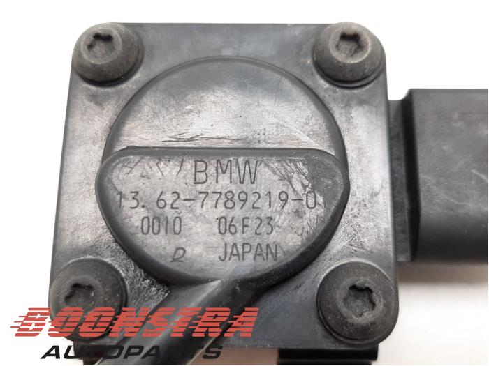 Brandstofdruk sensor van een BMW 5 serie Touring (E61) 525d 24V 2004