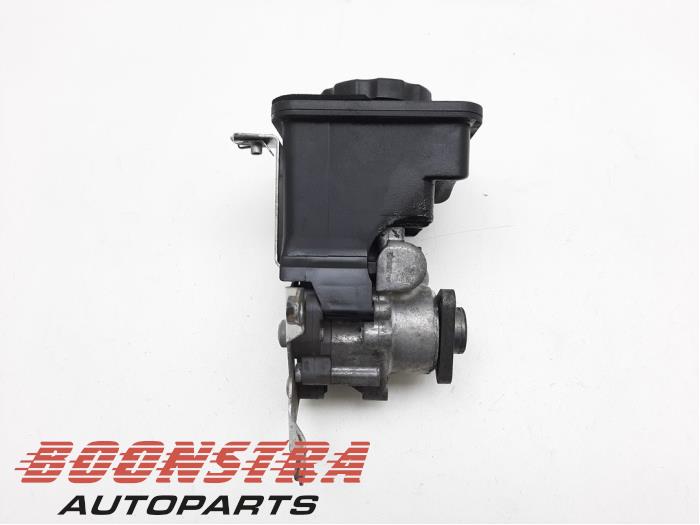 Gebruikte Pomp Servo BMW 5 serie Touring (E61) 525d 24V Prijs € 49,95 Margeregeling aangeboden door Boonstra Autoparts