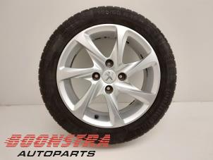 Gebruikte Velg + Band Peugeot 208 I (CA/CC/CK/CL) 1.4 HDi Prijs € 104,95 Margeregeling aangeboden door Boonstra Autoparts