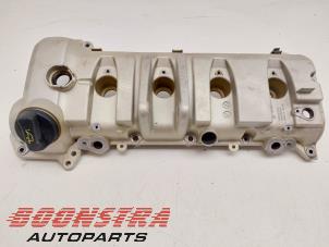 Gebruikte Kleppendeksel Porsche Cayenne (9PA) 4.8 V8 32V Turbo Prijs € 58,95 Margeregeling aangeboden door Boonstra Autoparts