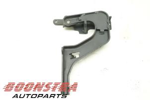 Gebruikte Scharnierset Volvo FM Prijs € 60,44 Inclusief btw aangeboden door Boonstra Autoparts