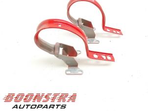 Gebruikte Scharnierset Volvo FM Prijs € 30,19 Inclusief btw aangeboden door Boonstra Autoparts