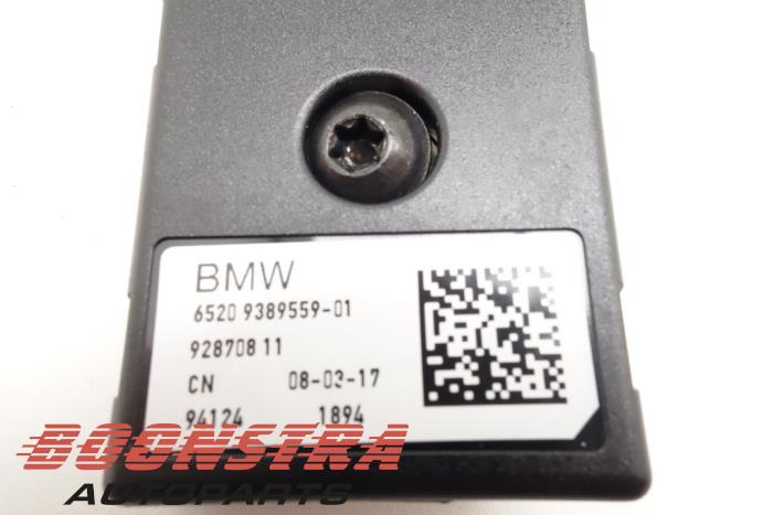 BMW 5 Series G30/G31 (2016-2023) Antenos stiprintuvas 92870811 20163810