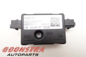 Gebruikte Antenne BMW 5 serie Touring (G31) 530i 2.0 TwinPower Turbo 16V Prijs € 24,95 Margeregeling aangeboden door Boonstra Autoparts